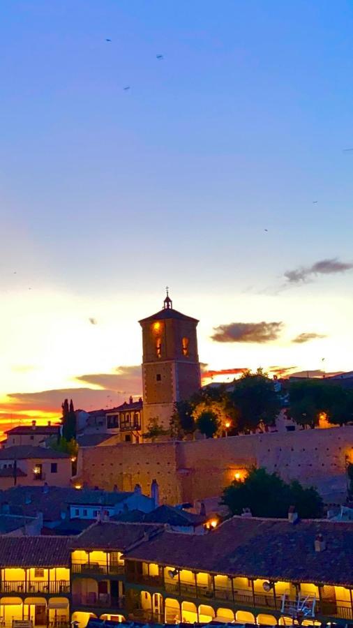 Hostal Chinchon Exterior photo