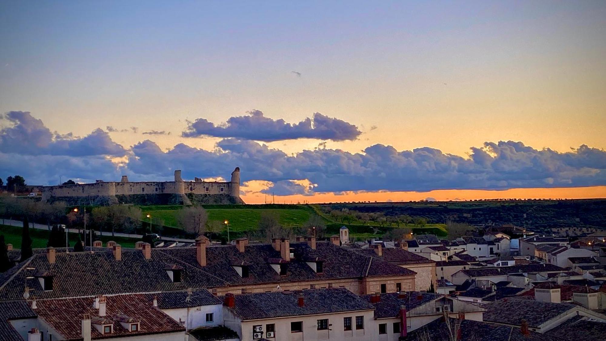 Hostal Chinchon Exterior photo