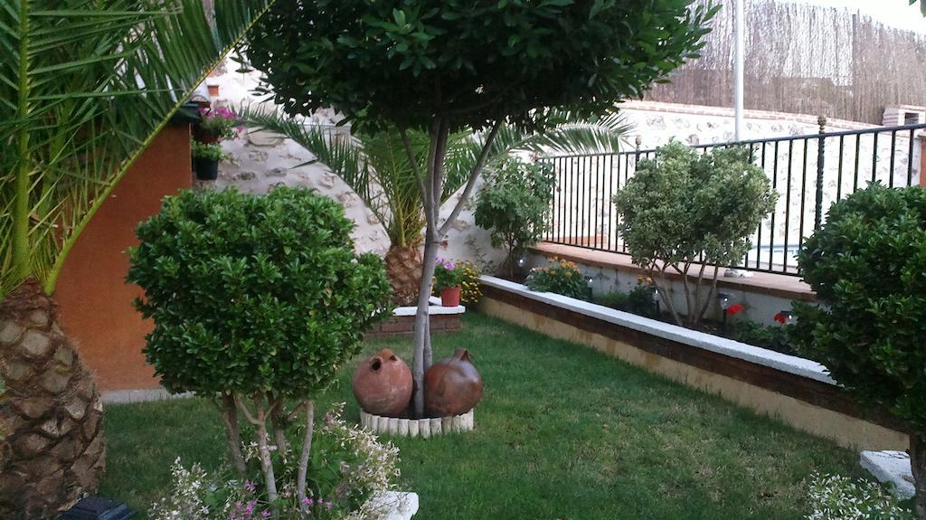 Hostal Chinchon Exterior photo